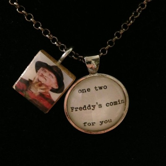 Freddy Kreuger Halloween Necklace - Picture 1 of 1